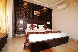 Punyalakshmi Hotel, Raichak 5